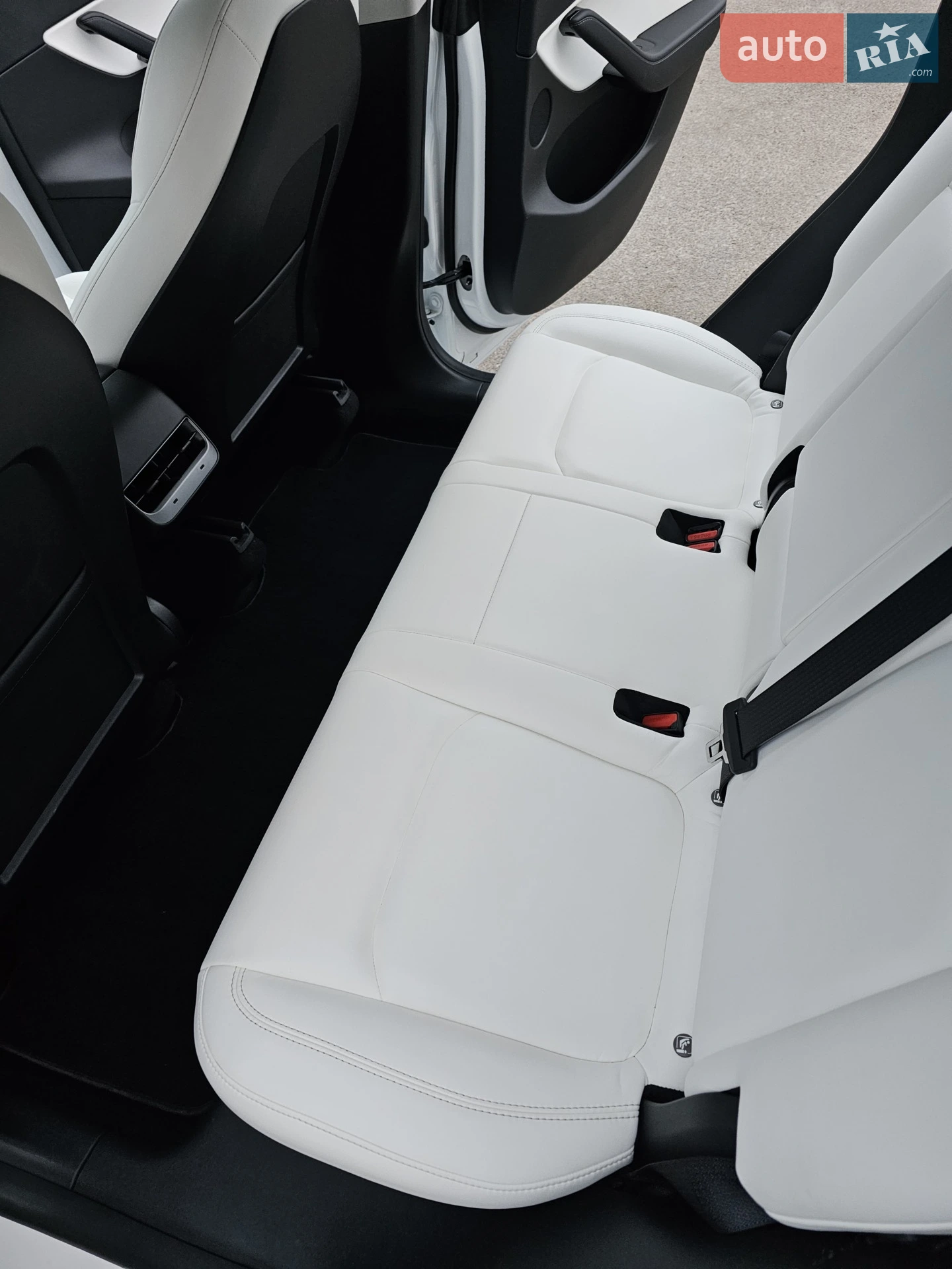 2020 Tesla Model Y - мініатюра 37