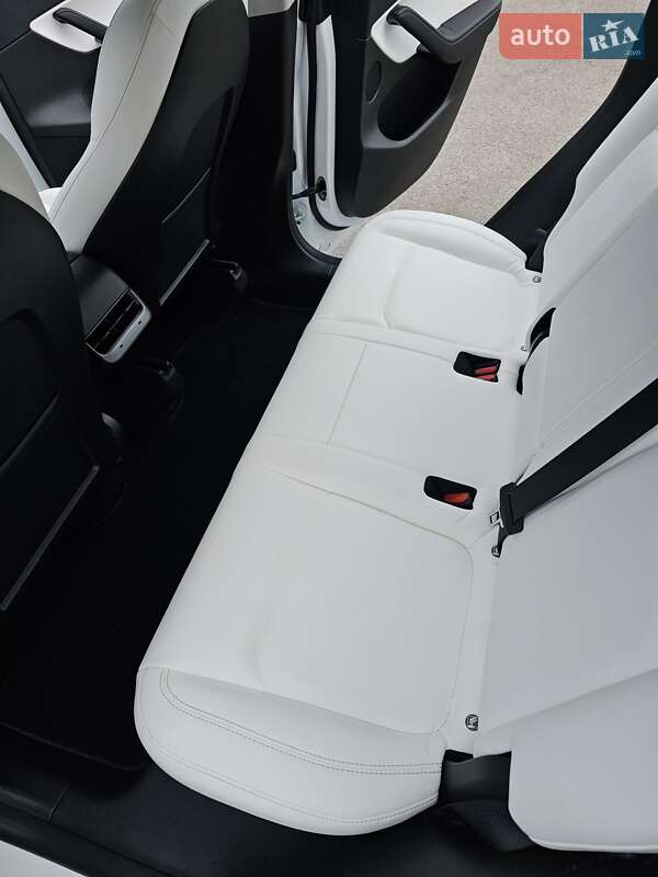 Внедорожник / Кроссовер Tesla Model Y 2020 в Житомире