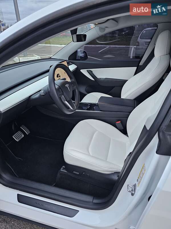 Внедорожник / Кроссовер Tesla Model Y 2020 в Житомире