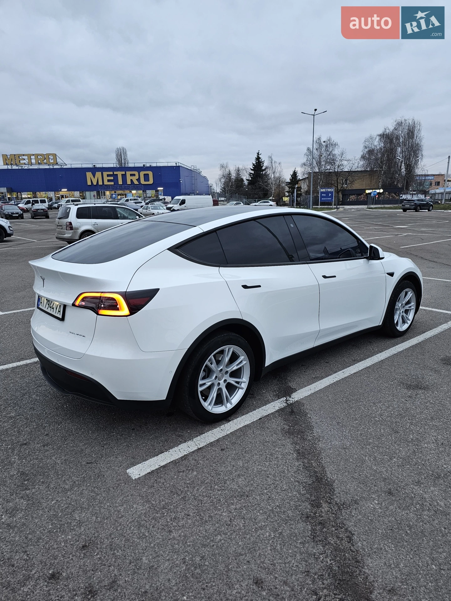 2020 Tesla Model Y - мініатюра 4