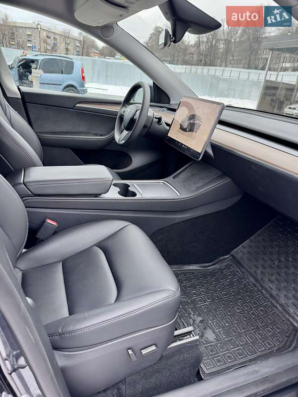 Внедорожник / Кроссовер Tesla Model Y 2024 в Каменском