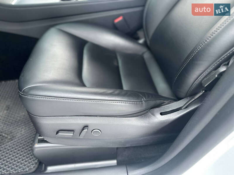 Внедорожник / Кроссовер Tesla Model Y 2022 в Киеве