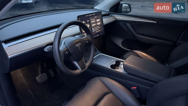 Внедорожник / Кроссовер Tesla Model Y 2024 в Луцке