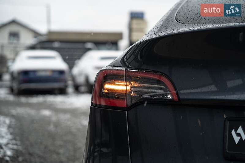 Позашляховик / Кросовер Tesla Model Y 2020 в Чернівцях фото 7 Позашляховик / Кросовер Tesla Model Y 2020 в Чернівцях