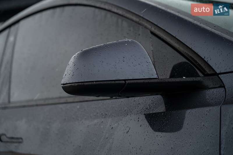 Позашляховик / Кросовер Tesla Model Y 2020 в Чернівцях фото 12 Позашляховик / Кросовер Tesla Model Y 2020 в Чернівцях