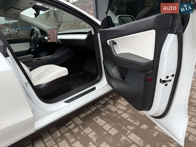 Внедорожник / Кроссовер Tesla Model Y 2021 в Тернополе