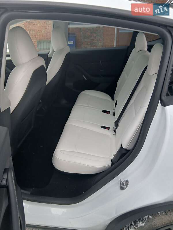 Внедорожник / Кроссовер Tesla Model Y 2023 в Городке