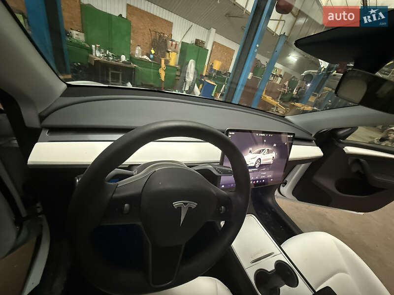 Внедорожник / Кроссовер Tesla Model Y 2023 в Первомайске