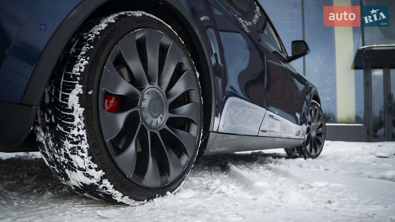 Внедорожник / Кроссовер Tesla Model Y 2022 в Киеве