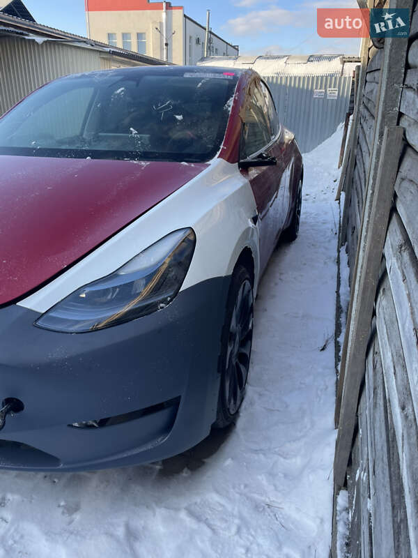 Внедорожник / Кроссовер Tesla Model Y 2023 в Ровно
