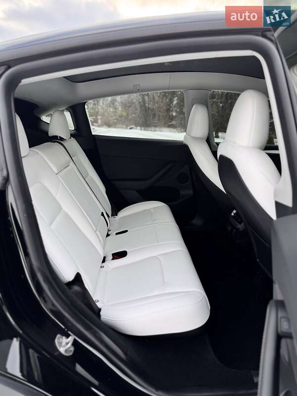 Внедорожник / Кроссовер Tesla Model Y 2024 в Харькове