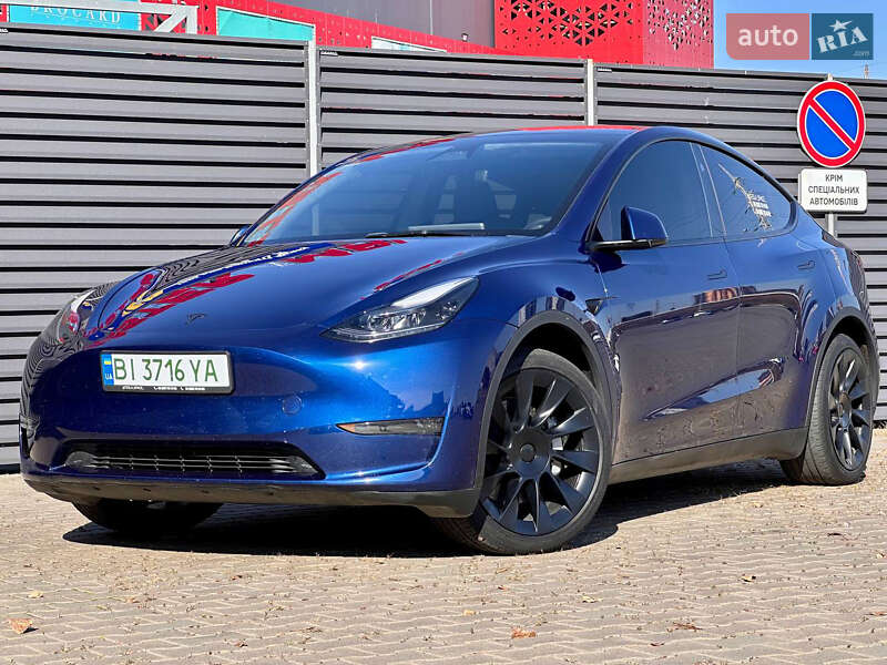 Внедорожник / Кроссовер Tesla Model Y 2023 в Киеве