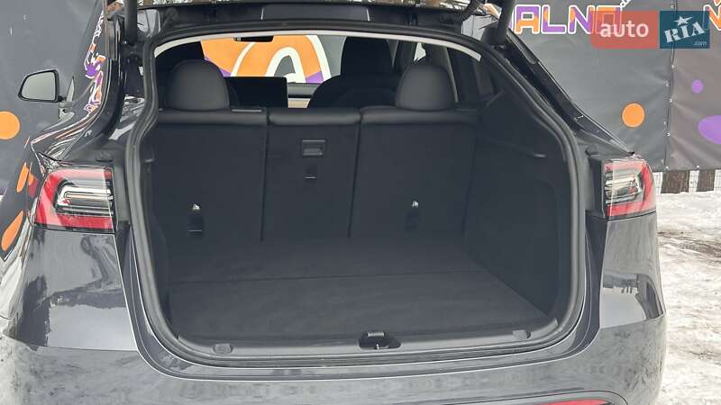 Внедорожник / Кроссовер Tesla Model Y 2024 в Киеве