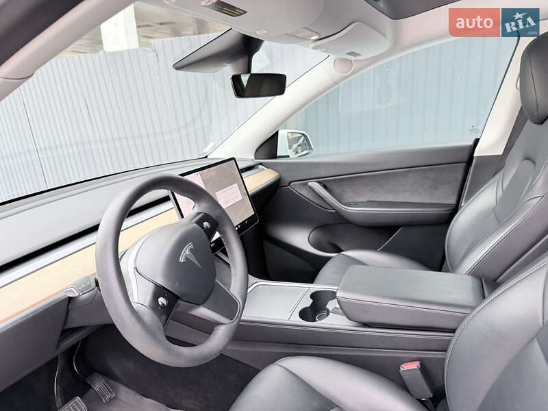 Позашляховик / Кросовер Tesla Model Y 2021 в Києві фото 9 Позашляховик / Кросовер Tesla Model Y 2021 в Києві
