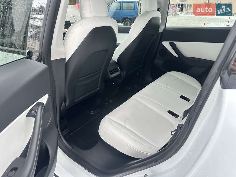 Внедорожник / Кроссовер Tesla Model Y 2022 в Киеве