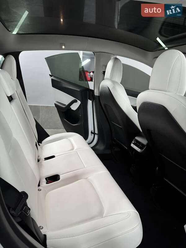 Внедорожник / Кроссовер Tesla Model Y 2021 в Тернополе