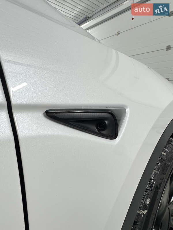 Внедорожник / Кроссовер Tesla Model Y 2021 в Тернополе