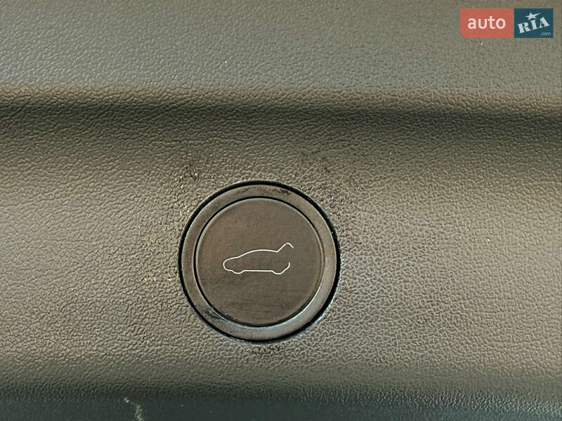 Внедорожник / Кроссовер Tesla Model Y 2024 в Стрые