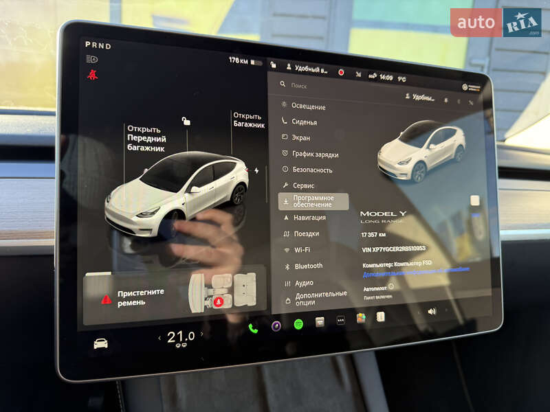 Внедорожник / Кроссовер Tesla Model Y 2024 в Стрые