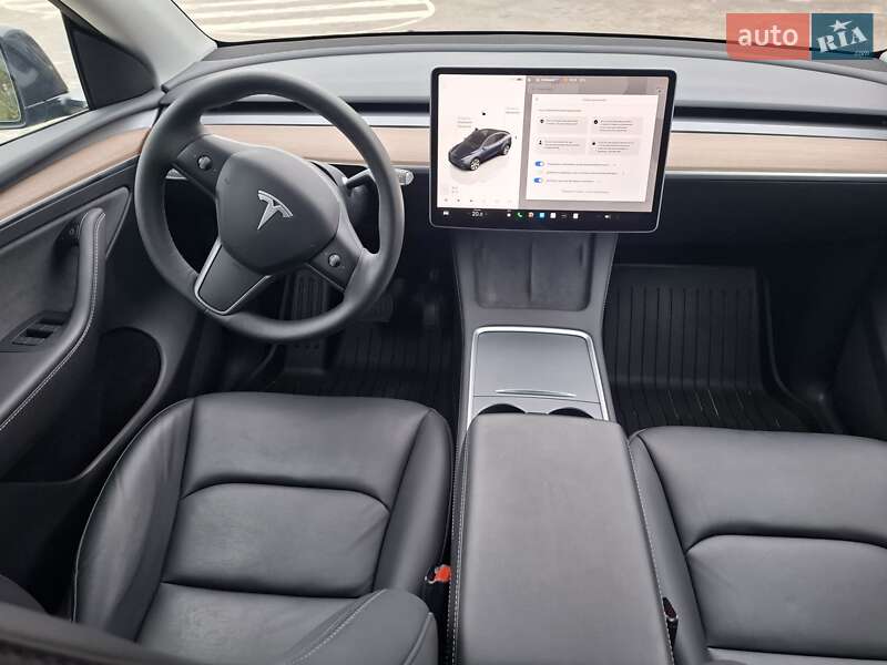 Позашляховик / Кросовер Tesla Model Y 2024 в Рівному