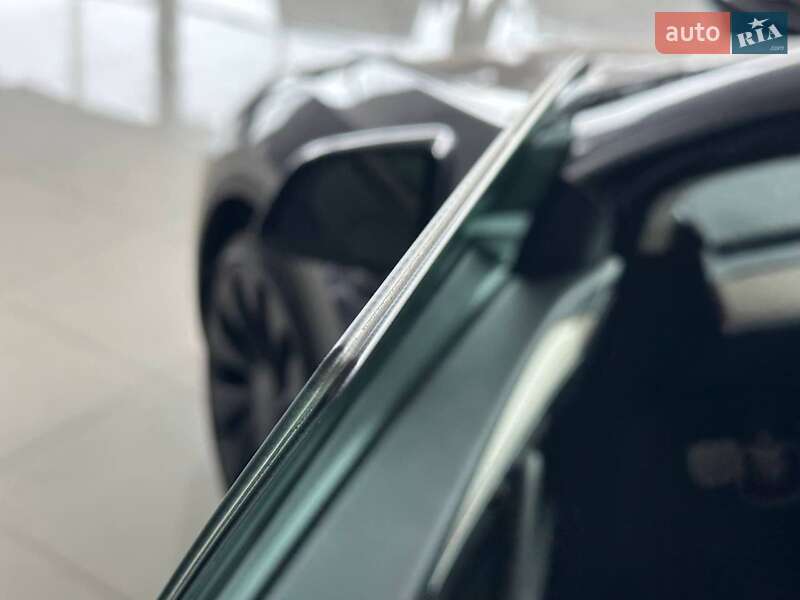 Позашляховик / Кросовер Tesla Model Y 2023 в Одесі фото 14 Позашляховик / Кросовер Tesla Model Y 2023 в Одесі