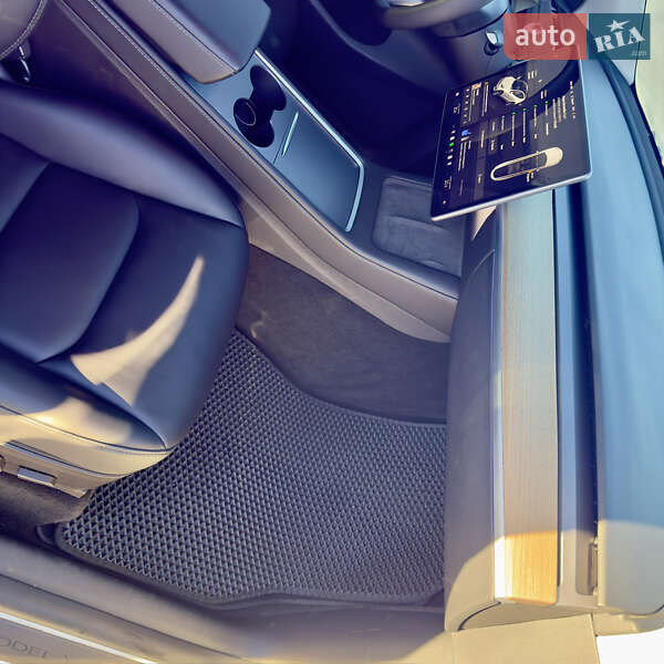 Позашляховик / Кросовер Tesla Model Y 2022 в Івано-Франківську