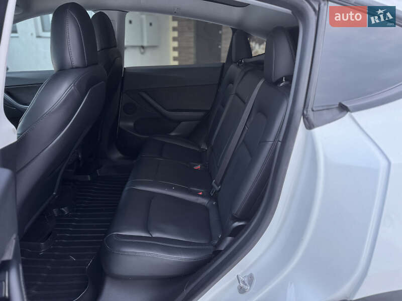 Внедорожник / Кроссовер Tesla Model Y 2020 в Луцке