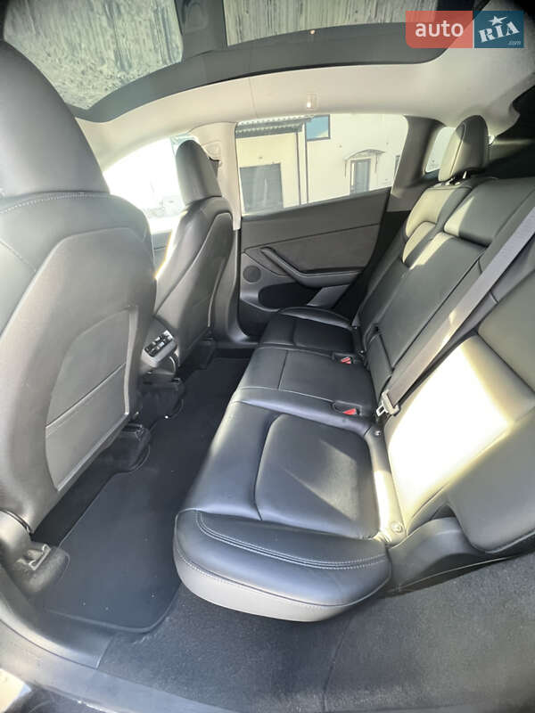 Внедорожник / Кроссовер Tesla Model Y 2023 в Луцке