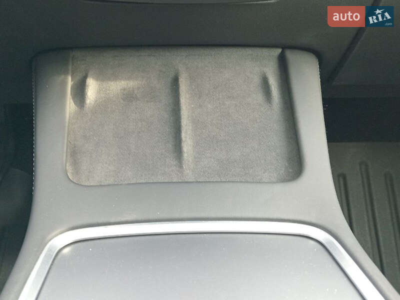 Внедорожник / Кроссовер Tesla Model Y 2022 в Львове