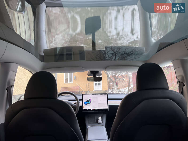 Позашляховик / Кросовер Tesla Model Y 2024 в Чернівцях фото 8 Позашляховик / Кросовер Tesla Model Y 2024 в Чернівцях
