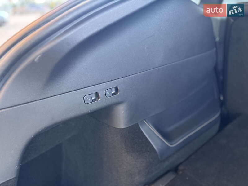 Внедорожник / Кроссовер Tesla Model Y 2021 в Ивано-Франковске