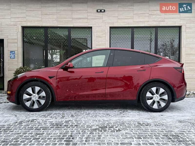 Внедорожник / Кроссовер Tesla Model Y 2024 в Ивано-Франковске