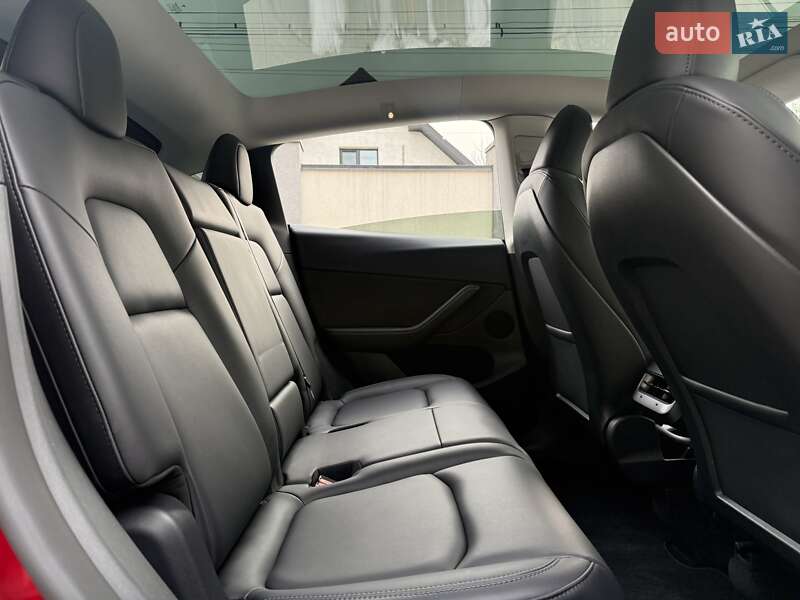 Внедорожник / Кроссовер Tesla Model Y 2024 в Ивано-Франковске