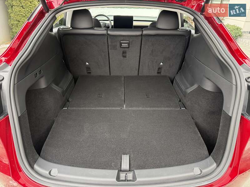 Внедорожник / Кроссовер Tesla Model Y 2024 в Ивано-Франковске