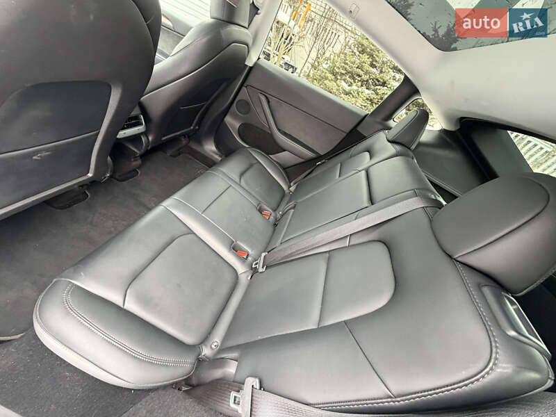 Позашляховик / Кросовер Tesla Model Y 2023 в Дніпрі