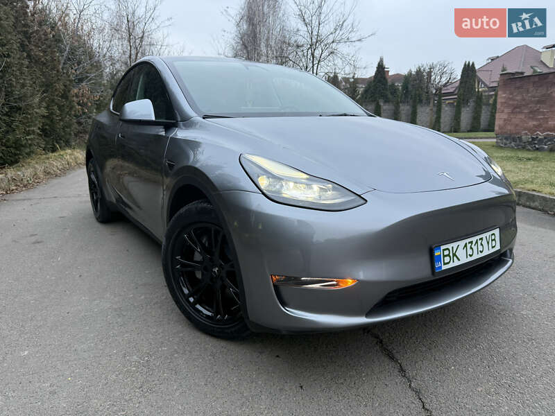 Внедорожник / Кроссовер Tesla Model Y 2025 в Ровно