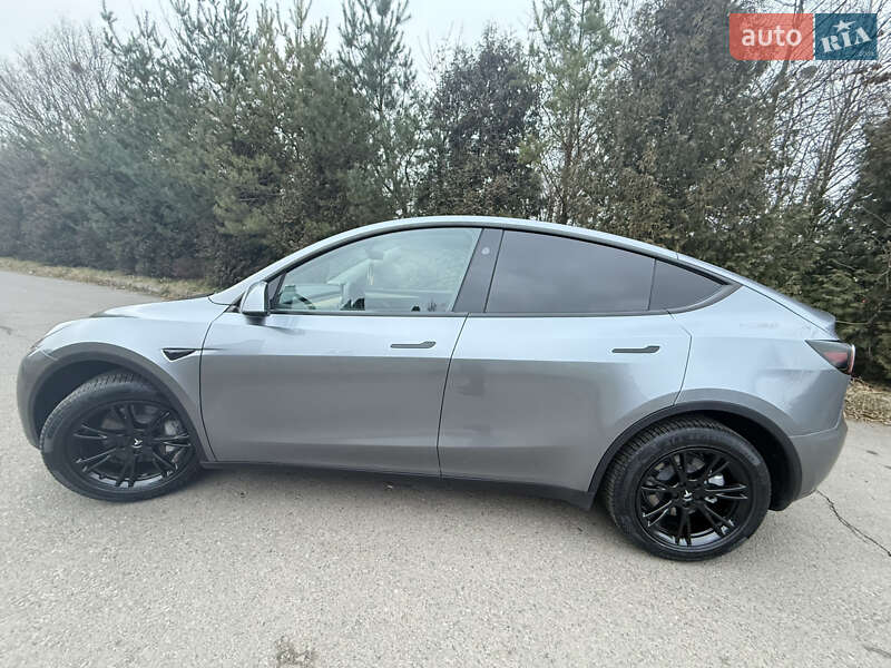 Внедорожник / Кроссовер Tesla Model Y 2025 в Ровно