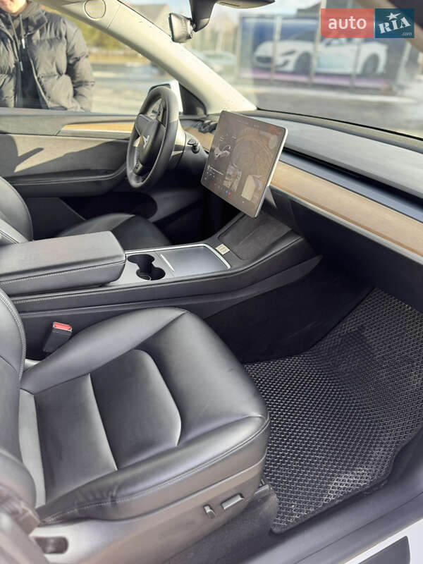 Внедорожник / Кроссовер Tesla Model Y 2022 в Новом Калинове фото 3 Внедорожник / Кроссовер Tesla Model Y 2022 в Новом Калинове