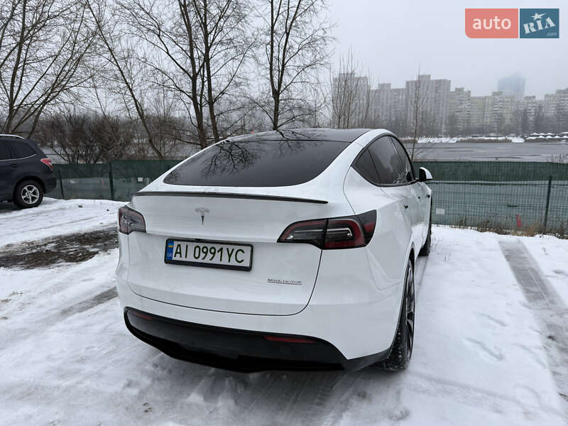 Внедорожник / Кроссовер Tesla Model Y 2024 в Киеве