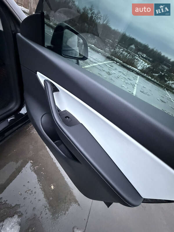 Внедорожник / Кроссовер Tesla Model Y 2020 в Синельниково