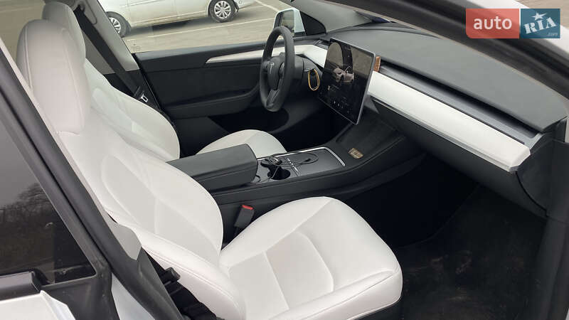 Позашляховик / Кросовер Tesla Model Y 2023 в Києві фото 6 Позашляховик / Кросовер Tesla Model Y 2023 в Києві