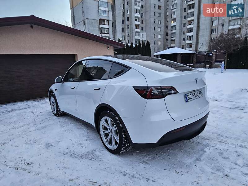 Внедорожник / Кроссовер Tesla Model Y 2023 в Львове