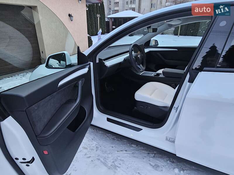 Внедорожник / Кроссовер Tesla Model Y 2023 в Львове