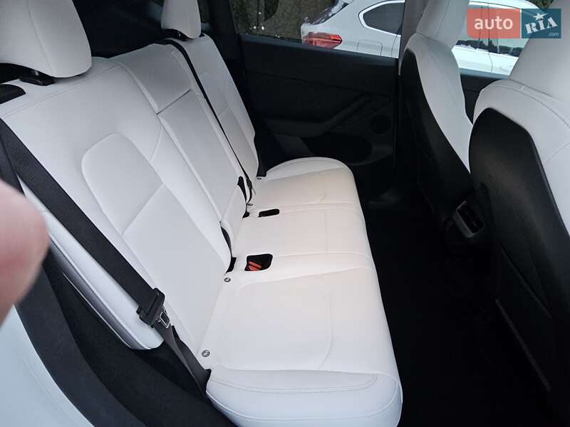 Внедорожник / Кроссовер Tesla Model Y 2023 в Львове