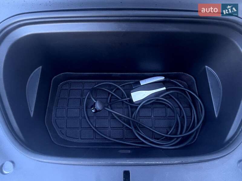 Внедорожник / Кроссовер Tesla Model Y 2023 в Львове