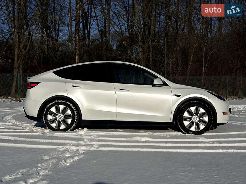 Внедорожник / Кроссовер Tesla Model Y 2023 в Львове
