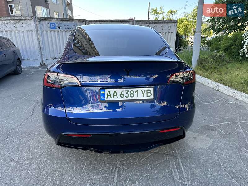 Внедорожник / Кроссовер Tesla Model Y 2023 в Киеве