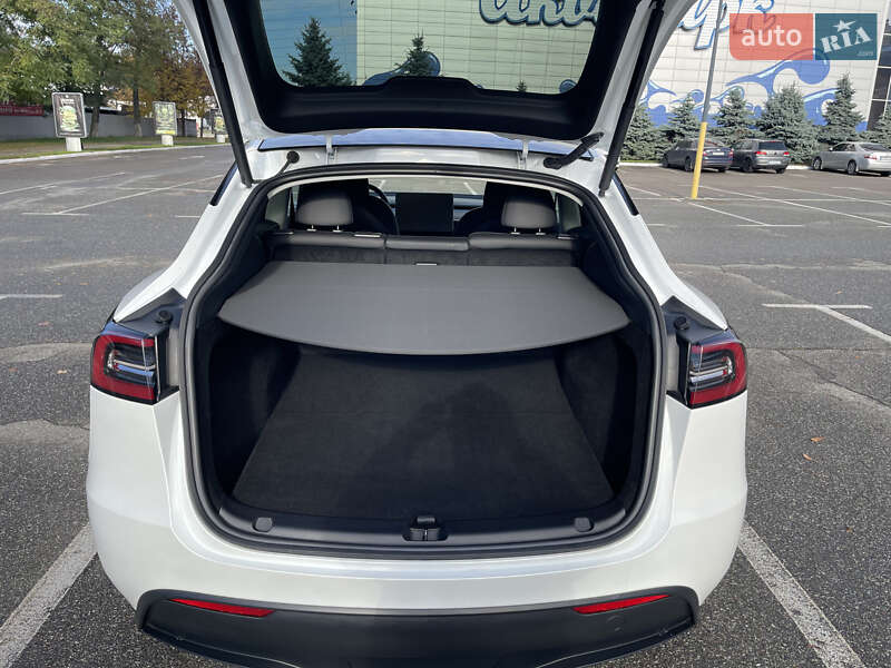 Позашляховик / Кросовер Tesla Model Y 2023 в Києві