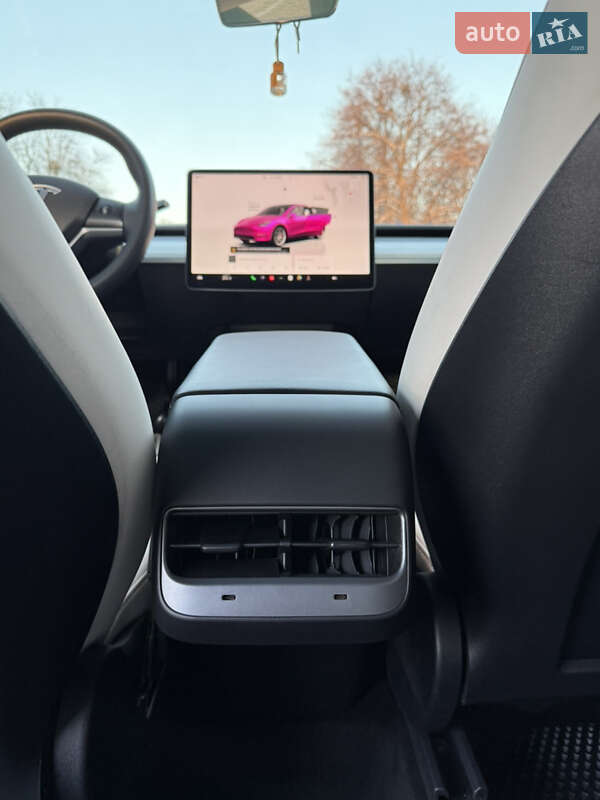 Позашляховик / Кросовер Tesla Model Y 2023 в Києві