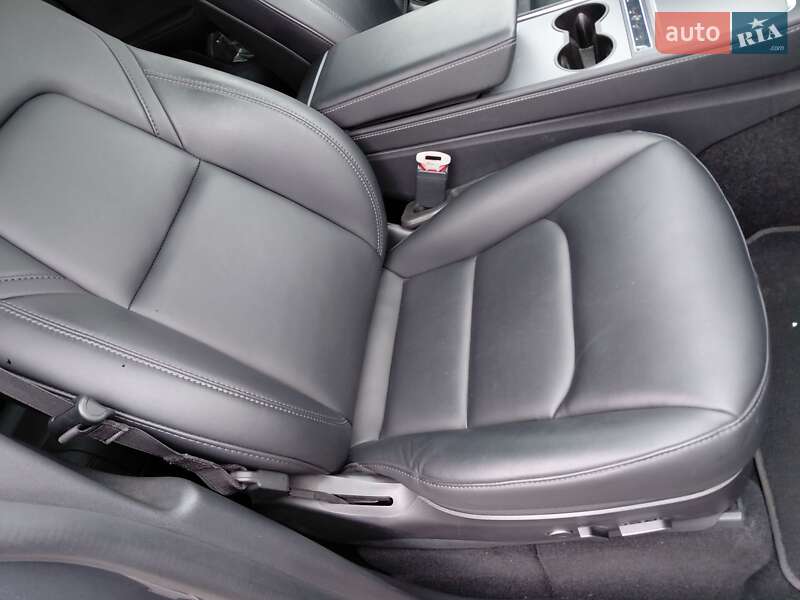 Внедорожник / Кроссовер Tesla Model Y 2021 в Одессе